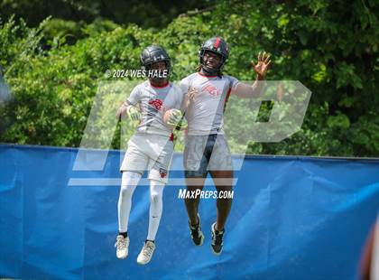 Thumbnail 2 in Cleveland Central vs Center Hill (U of Memphis 7v7) photogallery.