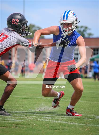 Thumbnail 2 in Cleveland Central vs Center Hill (U of Memphis 7v7) photogallery.