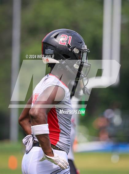 Thumbnail 2 in Cleveland Central vs Center Hill (U of Memphis 7v7) photogallery.
