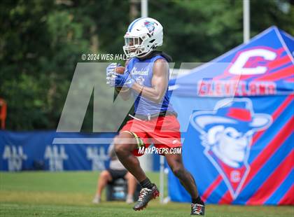 Thumbnail 3 in Cleveland Central vs Center Hill (U of Memphis 7v7) photogallery.