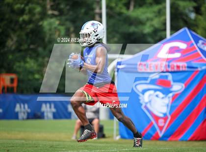 Thumbnail 1 in Cleveland Central vs Center Hill (U of Memphis 7v7) photogallery.
