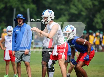 Thumbnail 2 in Cleveland Central vs Center Hill (U of Memphis 7v7) photogallery.