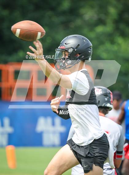 Thumbnail 3 in Cleveland Central vs Center Hill (U of Memphis 7v7) photogallery.