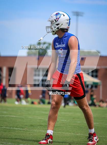 Thumbnail 3 in Cleveland Central vs Center Hill (U of Memphis 7v7) photogallery.