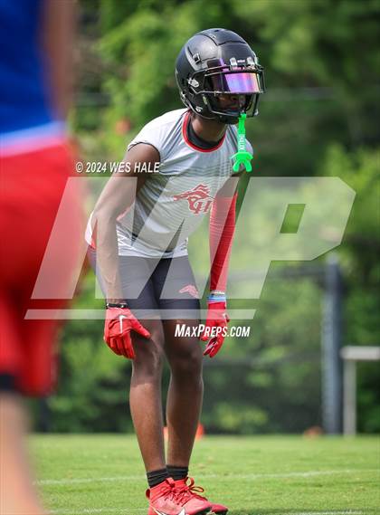Thumbnail 1 in Cleveland Central vs Center Hill (U of Memphis 7v7) photogallery.