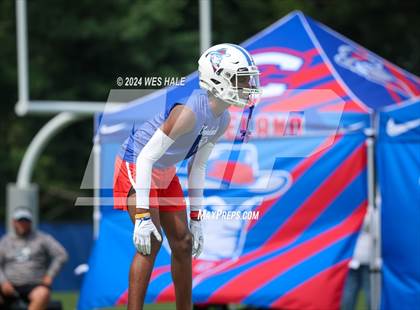Thumbnail 3 in Cleveland Central vs Center Hill (U of Memphis 7v7) photogallery.