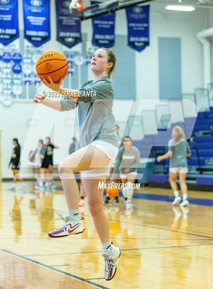 Thumbnail 2 in Eastwood vs. Round Rock Westwood (I45 Showdown) photogallery.