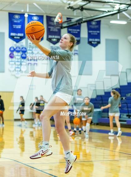 Thumbnail 1 in Eastwood vs. Round Rock Westwood (I45 Showdown) photogallery.
