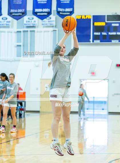 Thumbnail 1 in Eastwood vs. Round Rock Westwood (I45 Showdown) photogallery.