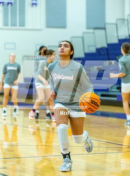 Thumbnail 3 in Eastwood vs. Round Rock Westwood (I45 Showdown) photogallery.