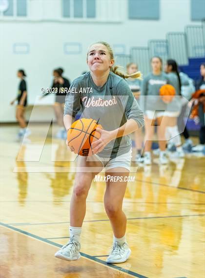 Thumbnail 3 in Eastwood vs. Round Rock Westwood (I45 Showdown) photogallery.