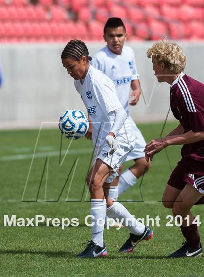 Thumbnail 2 in Dixie vs Cedar City (UHSAA 3A Final) photogallery.