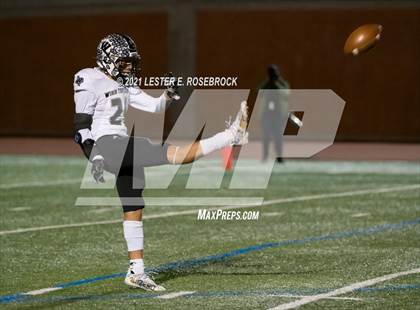 Thumbnail 2 in Flour Bluff vs. Winn (UIL 5A Area Playoffs) photogallery.
