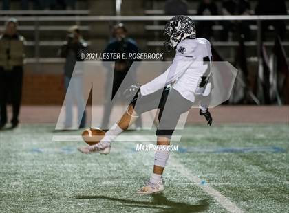 Thumbnail 3 in Flour Bluff vs. Winn (UIL 5A Area Playoffs) photogallery.