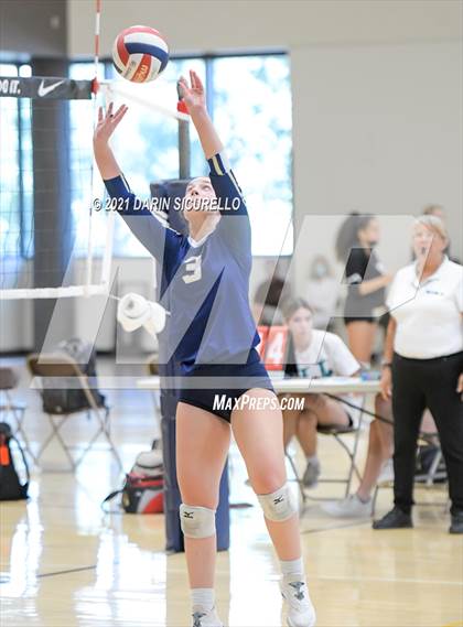 Thumbnail 2 in Bishop McLaughlin Catholic vs Hagerty (Nike Tournament of Champions)  photogallery.