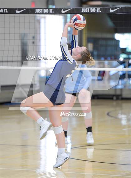 Thumbnail 3 in Bishop McLaughlin Catholic vs Hagerty (Nike Tournament of Champions)  photogallery.