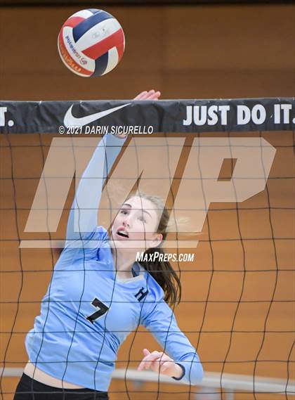 Thumbnail 3 in Bishop McLaughlin Catholic vs Hagerty (Nike Tournament of Champions)  photogallery.