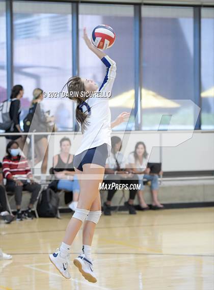 Thumbnail 3 in Bishop McLaughlin Catholic vs Hagerty (Nike Tournament of Champions)  photogallery.