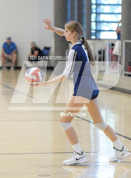 Thumbnail 3 in Bishop McLaughlin Catholic vs Hagerty (Nike Tournament of Champions)  photogallery.