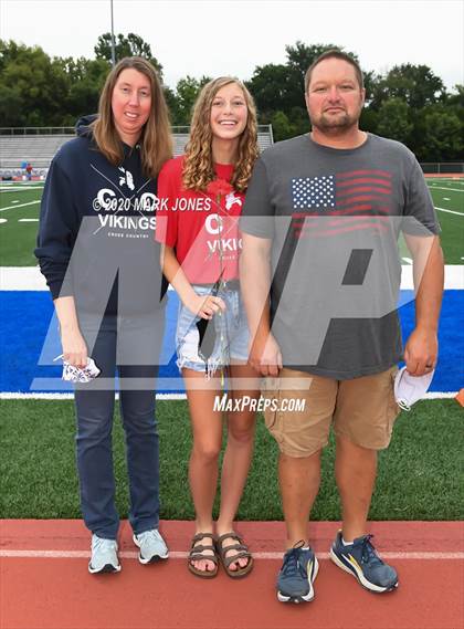 Thumbnail 1 in Seaman (2020 Seniors) photogallery.