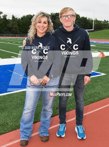 Thumbnail 2 in Seaman (2020 Seniors) photogallery.