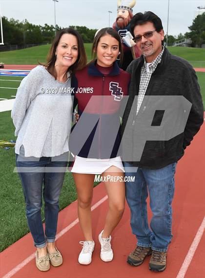 Thumbnail 2 in Seaman (2020 Seniors) photogallery.
