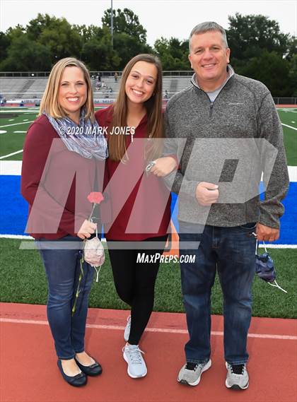 Thumbnail 1 in Seaman (2020 Seniors) photogallery.