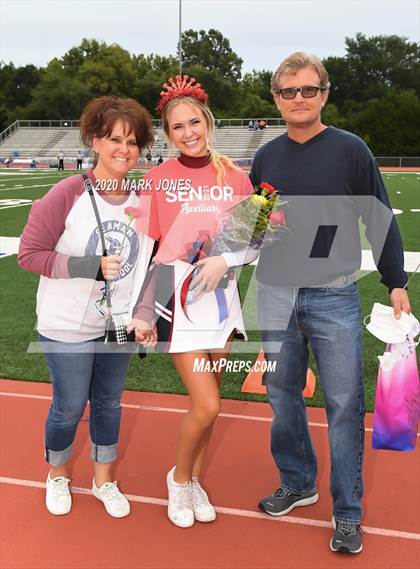 Thumbnail 3 in Seaman (2020 Seniors) photogallery.