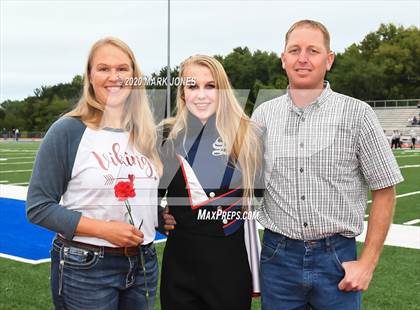 Thumbnail 2 in Seaman (2020 Seniors) photogallery.