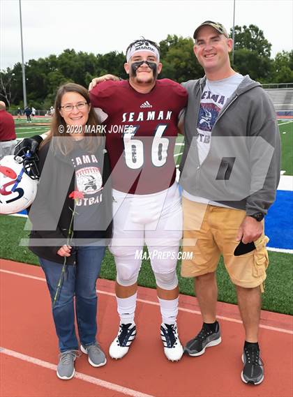 Thumbnail 1 in Seaman (2020 Seniors) photogallery.