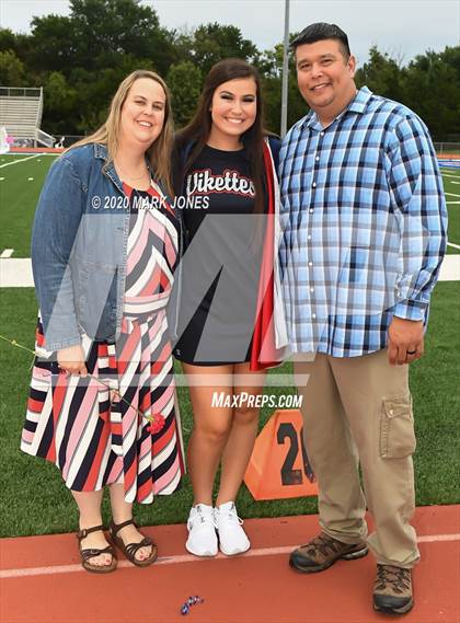 Thumbnail 1 in Seaman (2020 Seniors) photogallery.