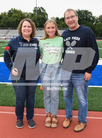 Thumbnail 1 in Seaman (2020 Seniors) photogallery.