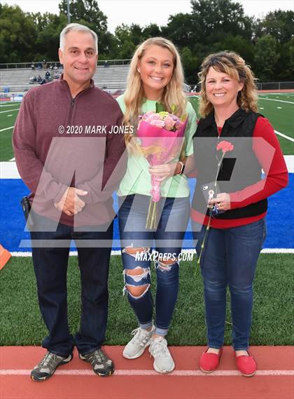 Thumbnail 2 in Seaman (2020 Seniors) photogallery.