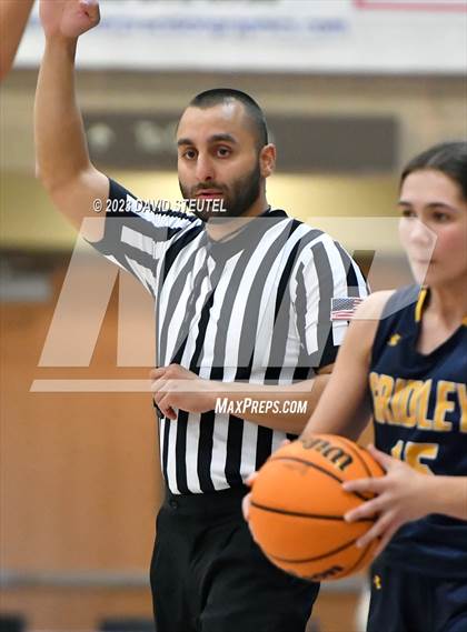 Thumbnail 3 in Gridley vs. Sutter (Sutter Tournament) photogallery.