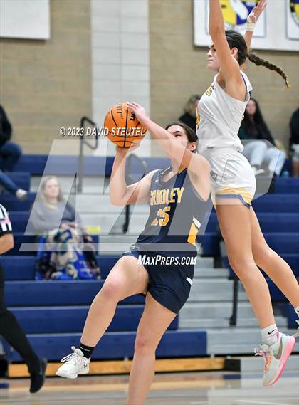 Thumbnail 2 in Gridley vs. Sutter (Sutter Tournament) photogallery.