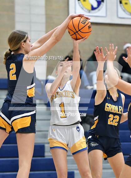 Thumbnail 1 in Gridley vs. Sutter (Sutter Tournament) photogallery.
