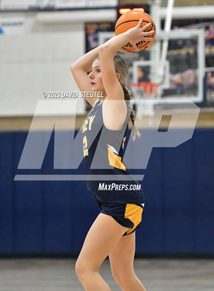 Thumbnail 2 in Gridley vs. Sutter (Sutter Tournament) photogallery.