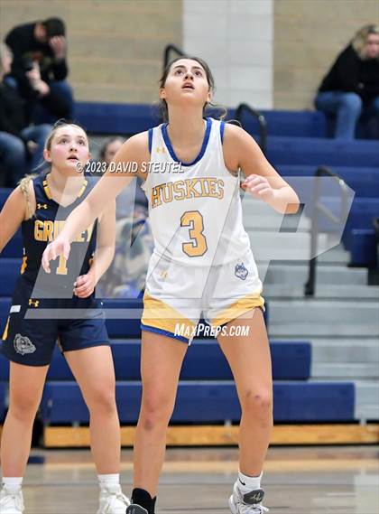Thumbnail 3 in Gridley vs. Sutter (Sutter Tournament) photogallery.