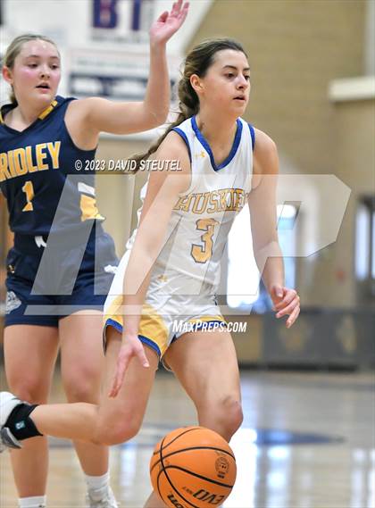 Thumbnail 1 in Gridley vs. Sutter (Sutter Tournament) photogallery.
