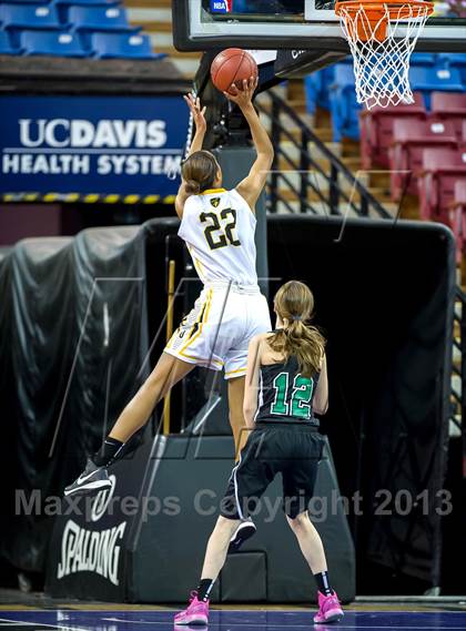 Thumbnail 2 in St. Mary's vs. Bishop O'Dowd (CIF NorCal Regional Open Division Final) photogallery.