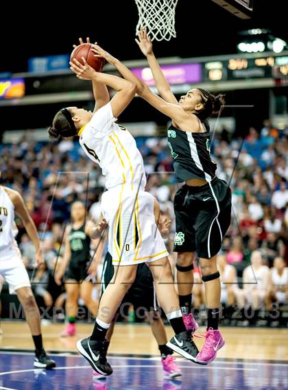 Thumbnail 1 in St. Mary's vs. Bishop O'Dowd (CIF NorCal Regional Open Division Final) photogallery.