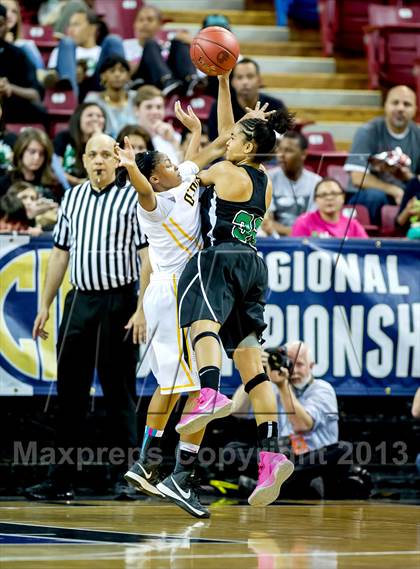 Thumbnail 1 in St. Mary's vs. Bishop O'Dowd (CIF NorCal Regional Open Division Final) photogallery.
