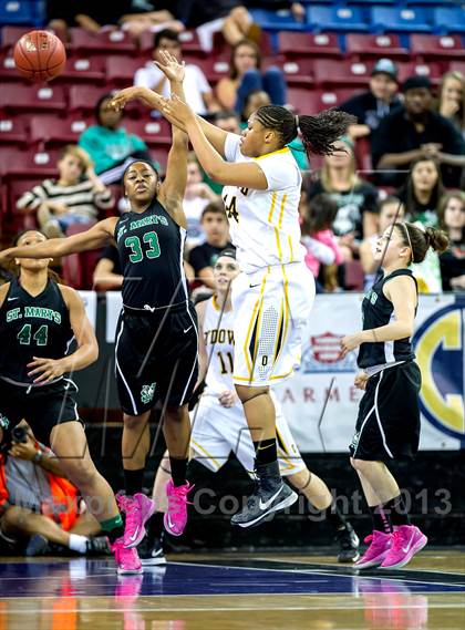 Thumbnail 2 in St. Mary's vs. Bishop O'Dowd (CIF NorCal Regional Open Division Final) photogallery.