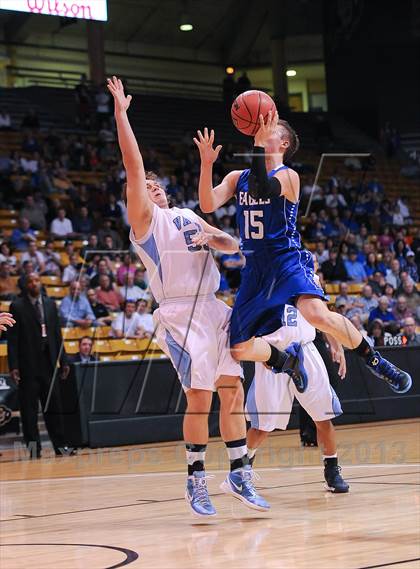 Thumbnail 3 in Broomfield vs. Valor Christian (CHSAA 4A Final Four) photogallery.