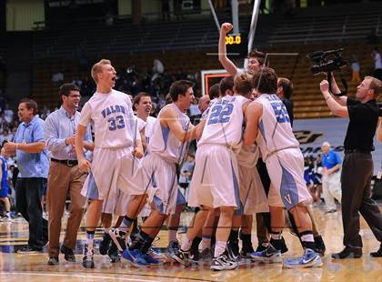 Thumbnail 2 in Broomfield vs. Valor Christian (CHSAA 4A Final Four) photogallery.