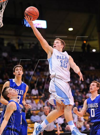 Thumbnail 2 in Broomfield vs. Valor Christian (CHSAA 4A Final Four) photogallery.