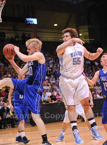 Thumbnail 1 in Broomfield vs. Valor Christian (CHSAA 4A Final Four) photogallery.