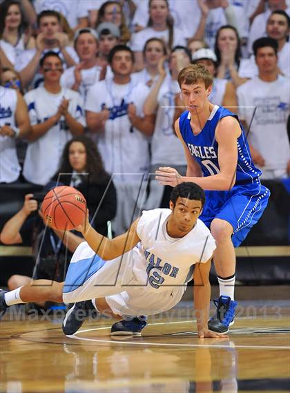 Thumbnail 2 in Broomfield vs. Valor Christian (CHSAA 4A Final Four) photogallery.