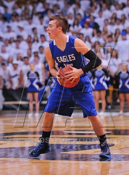 Thumbnail 3 in Broomfield vs. Valor Christian (CHSAA 4A Final Four) photogallery.