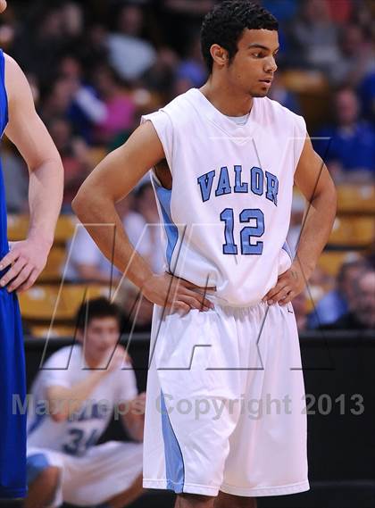 Thumbnail 2 in Broomfield vs. Valor Christian (CHSAA 4A Final Four) photogallery.